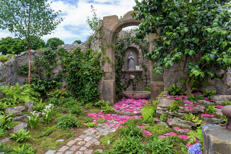 hampton court flower show 